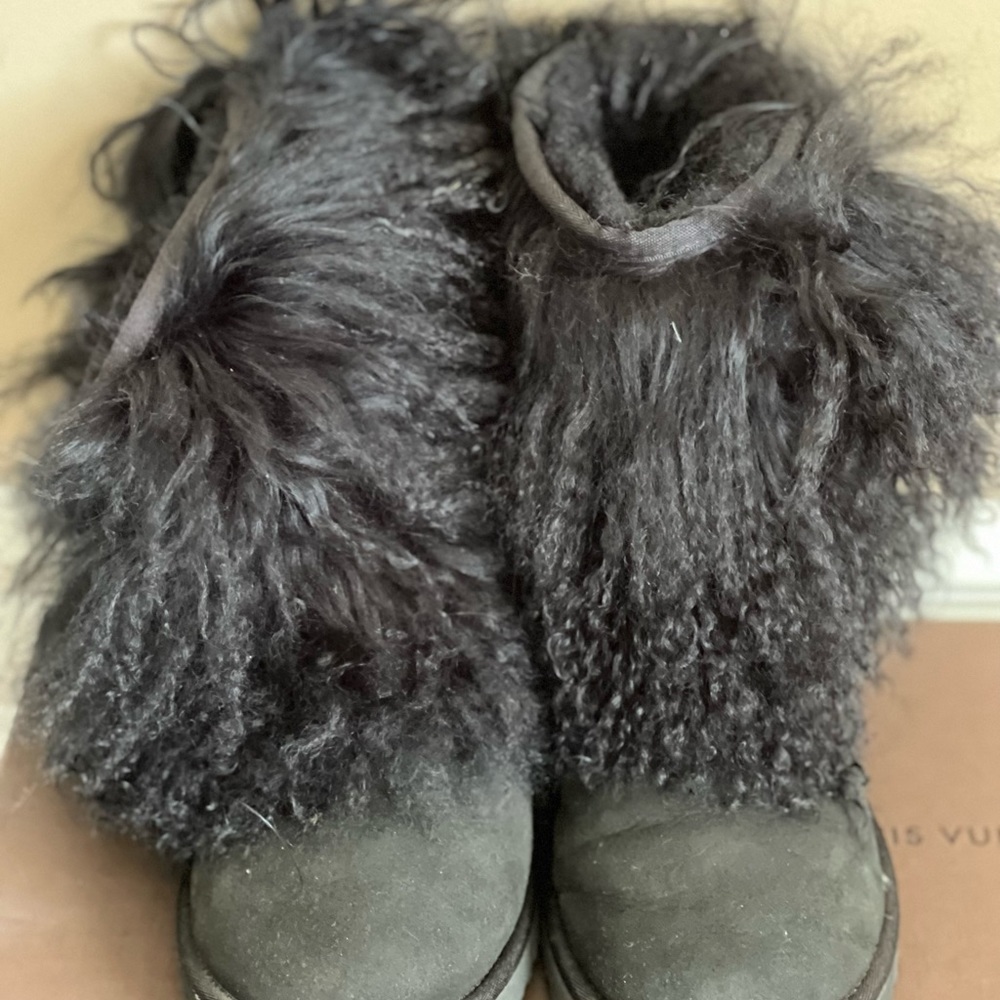 UGG. Size 37. Pre-loved.